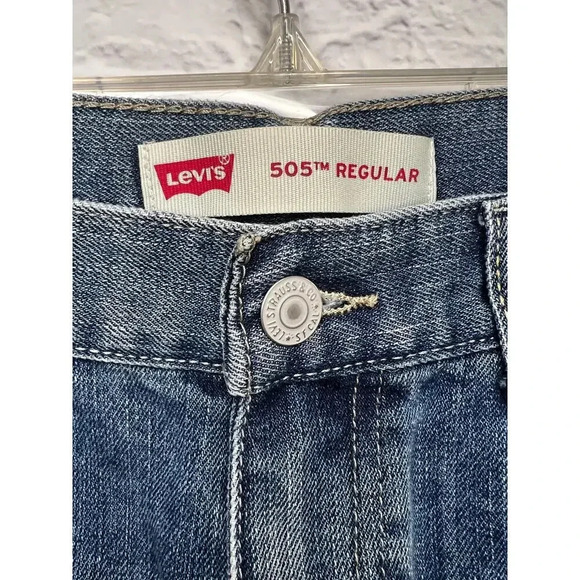 Levi’s 505 upcycled cutoff patchwork denim shorts, size 27. - Picture 6 of 10